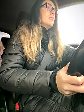 Snapshot of HotXMom chatting on December 5, 2025, 6:56 am HotXMom online show from December 5, 2025, 6:56 am