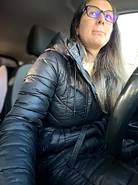 Snapshot of HotXMom chatting on November 24, 2025, 7:08 am HotXMom online show from November 24, 2025, 7:08 am