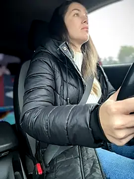 Snapshot of HotXMom chatting on December 4, 2025, 6:56 am HotXMom online show from December 4, 2025, 6:56 am