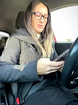 Snapshot of HotXMom chatting on November 13, 2025, 6:50 am HotXMom online show from November 13, 2025, 6:50 am