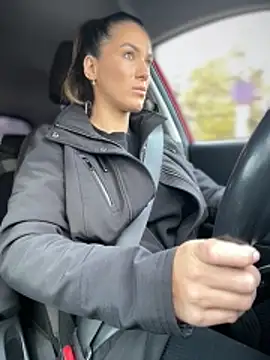 Snapshot of HotXMom chatting on October 30, 2025, 6:55 am HotXMom online show from October 30, 2025, 6:55 am