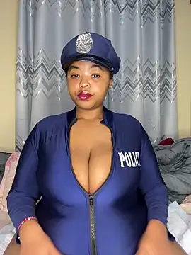 Linahlove online show from February 25, 2026, 10:09 pm