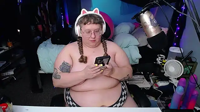 Snapshot of FatVeronica chatting on March 3, 2025, 12:34 am FatVeronica online show from March 3, 2025, 12:34 am