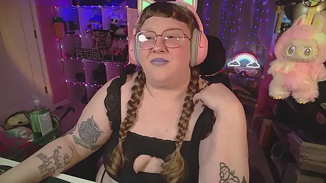 FatVeronica online show from February 21, 2026, 10:45 pm