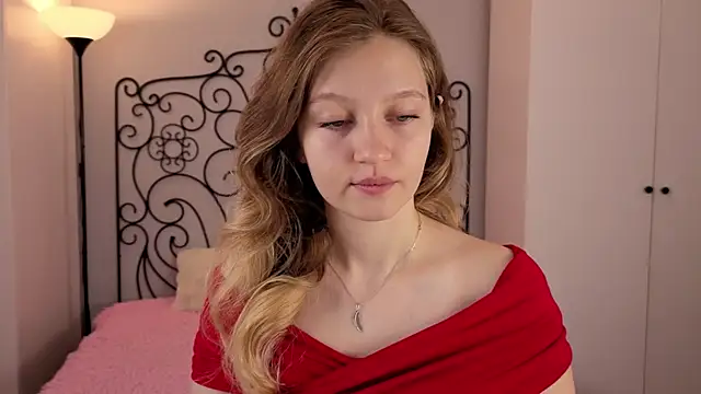 Snapshot of Ksuhesa chatting on December 2, 2025, 1:06 am Ksuhesa online show from December 2, 2025, 1:06 am