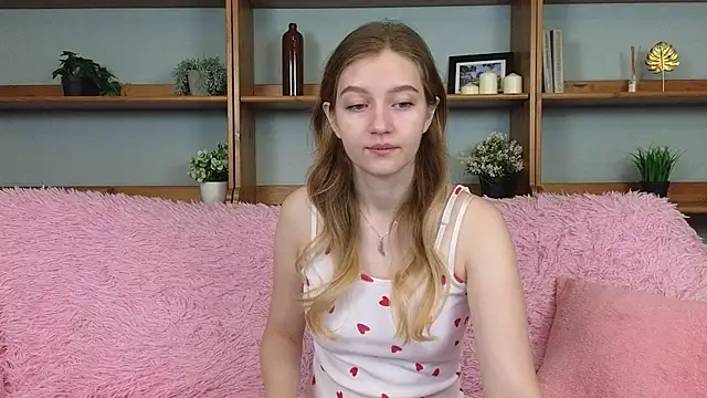 Snapshot of Ksuhesa chatting on November 22, 2025, 1:15 am Ksuhesa online show from November 22, 2025, 1:15 am