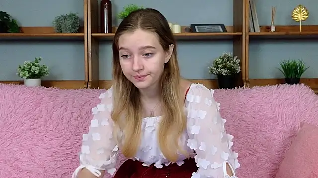 Snapshot of Ksuhesa chatting on November 16, 2025, 1:10 am Ksuhesa online show from November 16, 2025, 1:10 am