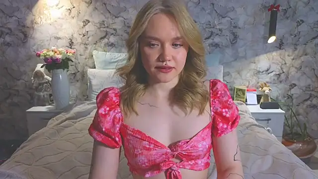 Aurora Golden1 online show from April 16, 2026, 5:19 am