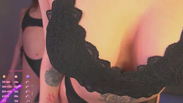 Kinky Girls online show from November 29, 2025, 9:15 pm