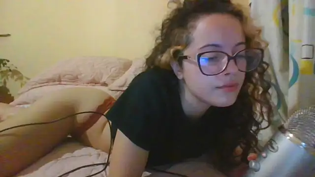 frikigyal online show from February 6, 2025, 2:44 am