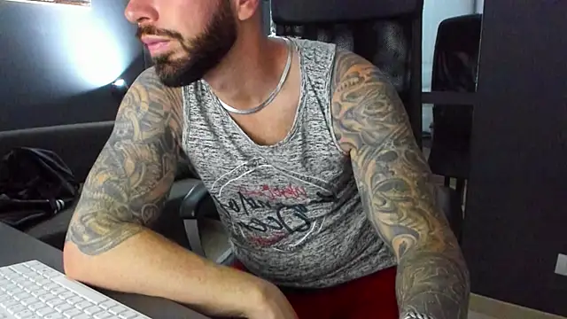 Snapshot of AronGrant chatting on November 7, 2025, 10:42 am AronGrant online show from November 7, 2025, 10:42 am