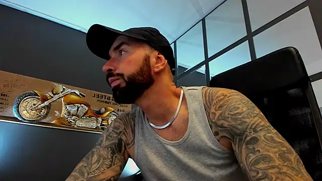 Snapshot of AronGrant chatting on November 20, 2025, 9:54 am AronGrant online show from November 20, 2025, 9:54 am