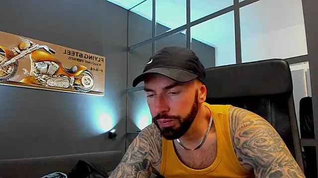 Snapshot of AronGrant chatting on November 28, 2025, 10:26 am AronGrant online show from November 28, 2025, 10:26 am