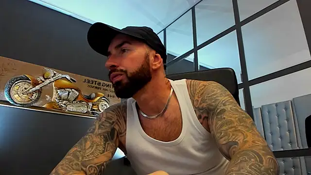 Snapshot of AronGrant chatting on November 2, 2025, 10:31 am AronGrant online show from November 2, 2025, 10:31 am