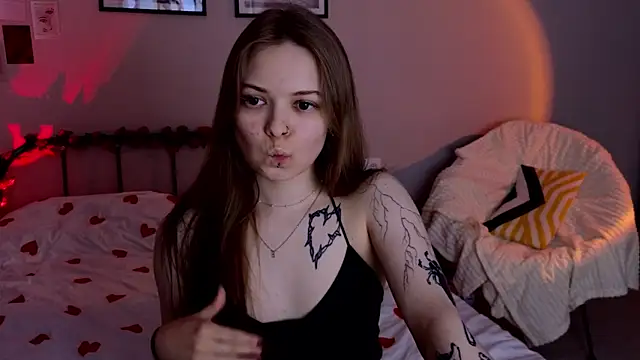 doll lol  online show from April 22, 2026, 7:09 pm