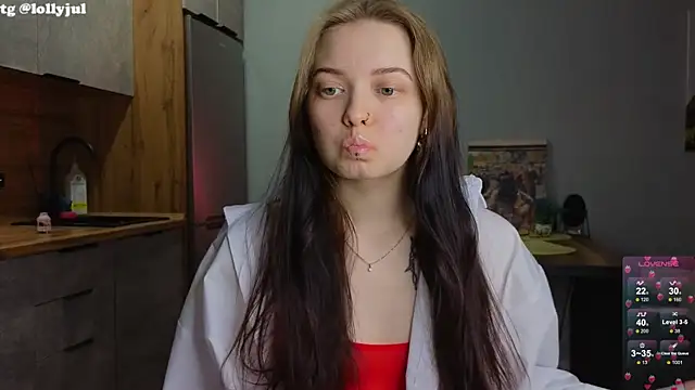 Snapshot of doll_lol_ chatting on March 8, 2025, 7:42 pm doll lol online show from March 8, 2025, 7:42 pm