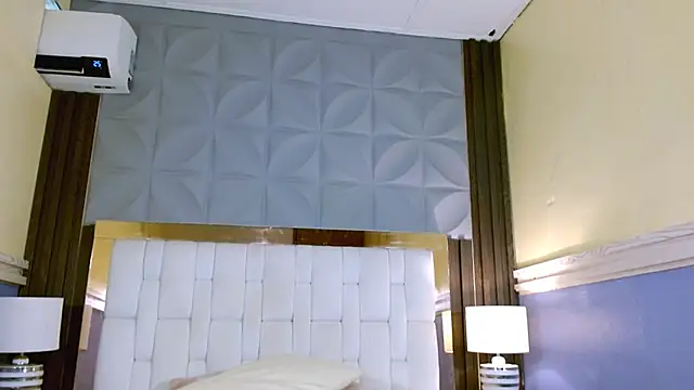 Nicole Ramires online show from February 19, 2026, 2:58 pm