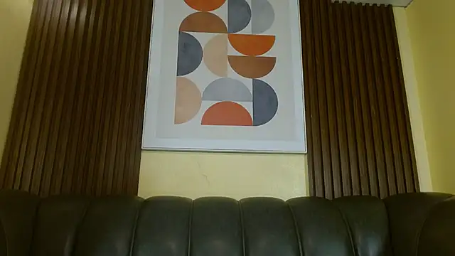 Nicole Ramires online show from November 7, 2025, 5:50 pm