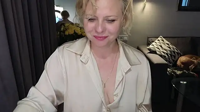 Snapshot of Gray_swann chatting on February 19, 2025, 12:44 pm Gray swann online show from February 19, 2025, 12:44 pm