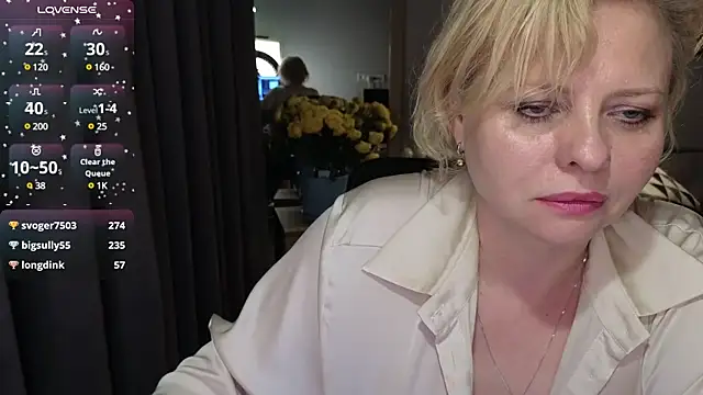 Snapshot of Gray_swann chatting on February 19, 2025, 3:49 pm Gray swann online show from February 19, 2025, 3:49 pm