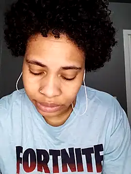Snapshot of Su_Duarte_1 chatting on October 15, 2025, 2:10 am Su Duarte 1 online show from October 15, 2025, 2:10 am
