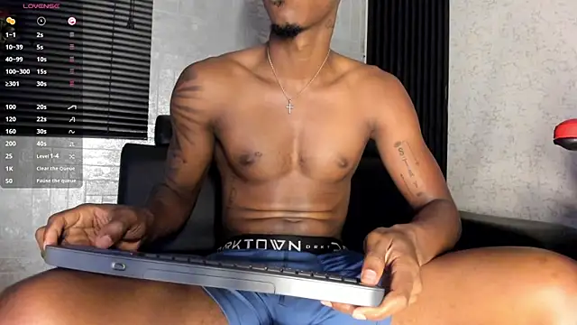 Lil Curved online show from October 12, 2025, 11:33 am