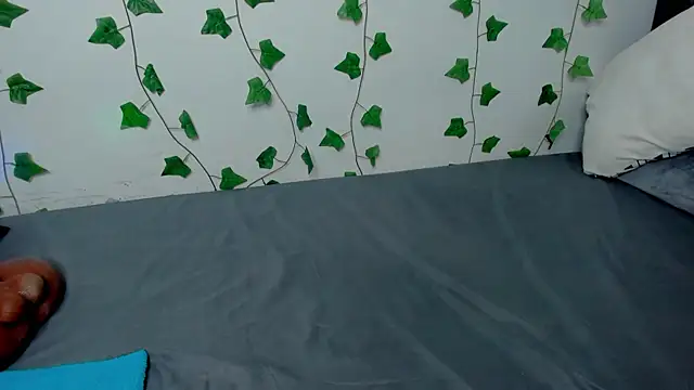 Snapshot of Miaa_Garcia chatting on December 18, 2025, 12:27 am Miaa Garcia online show from December 18, 2025, 12:27 am