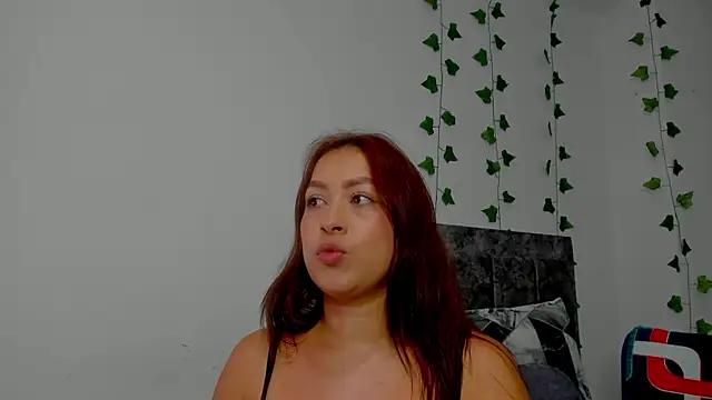 Snapshot of Miaa_Garcia chatting on October 17, 2025, 9:05 pm Miaa Garcia online show from October 17, 2025, 9:05 pm