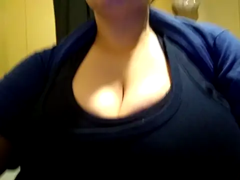 Snapshot of missthickness35_Pika chatting on December 1, 2025, 12:11 am missthickness35 Pika online show from December 1, 2025, 12:11 am