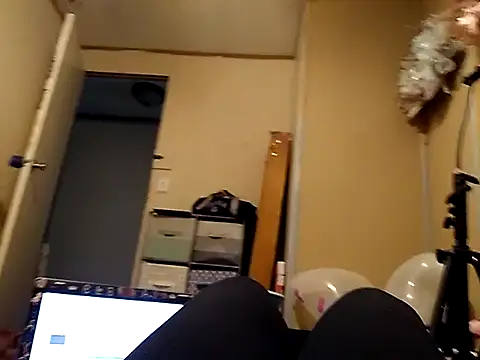 Snapshot of missthickness35_Pika chatting on November 5, 2025, 10:02 pm missthickness35 Pika online show from November 5, 2025, 10:02 pm