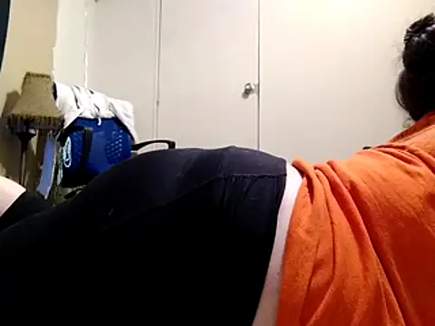 Snapshot of missthickness35_Pika chatting on November 9, 2025, 6:34 pm missthickness35 Pika online show from November 9, 2025, 6:34 pm