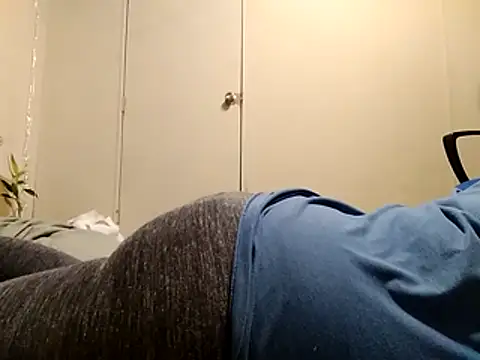 Snapshot of missthickness35_Pika chatting on November 21, 2025, 10:20 pm missthickness35 Pika online show from November 21, 2025, 10:20 pm