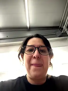 Snapshot of amooraaamoon chatting on January 10, 2026, 1:39 pm amooraaamoon online show from January 10, 2026, 1:39 pm