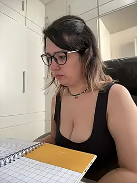 Snapshot of amooraaamoon chatting on February 21, 2026, 1:13 pm amooraaamoon online show from February 21, 2026, 1:13 pm