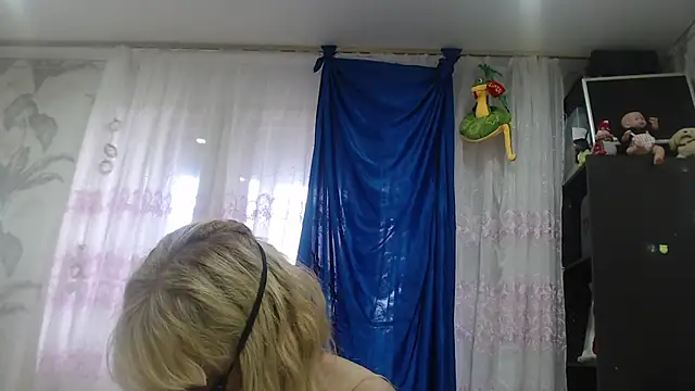 Snapshot of CamDiva113 chatting on September 27, 2025, 12:11 pm CamDiva113 online show from September 27, 2025, 12:11 pm