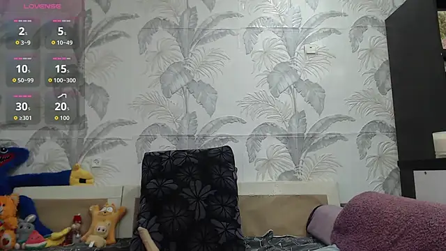 Snapshot of CamDiva113 chatting on June 17, 2026, 11:53 am CamDiva113 online show from June 17, 2026, 11:53 am