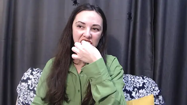 Snapshot of StacyMind chatting on November 3, 2025, 6:33 pm StacyMind online show from November 3, 2025, 6:33 pm