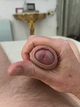 Snapshot of les-machines@xh chatting on December 22, 2025, 4:01 am les-machinesxh online show from December 22, 2025, 4:01 am