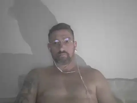 Snapshot of vinzz49 chatting on March 17, 2025, 10:19 pm vinzz49 online show from March 17, 2025, 10:19 pm