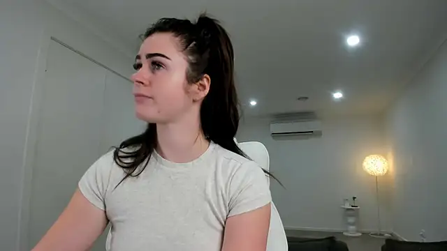 Snapshot of aus_queen chatting on October 26, 2025, 1:39 am aus queen online show from October 26, 2025, 1:39 am