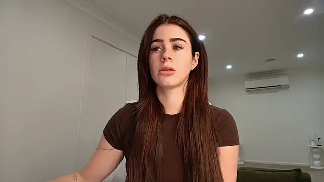 Snapshot of aus_queen chatting on October 28, 2025, 12:11 am aus queen online show from October 28, 2025, 12:11 am