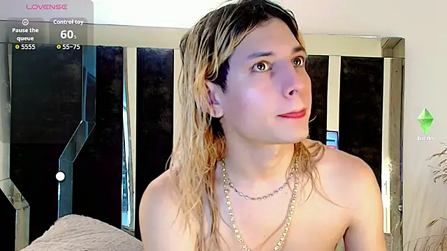 Snapshot of honey_skin chatting on November 19, 2025, 3:56 pm honey skin online show from November 19, 2025, 3:56 pm