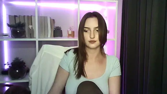 Snapshot of X_Alisa chatting on September 21, 2025, 6:46 pm X Alisa online show from September 21, 2025, 6:46 pm