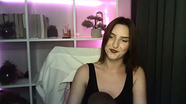 Snapshot of X_Alisa chatting on September 10, 2025, 7:24 pm X Alisa online show from September 10, 2025, 7:24 pm