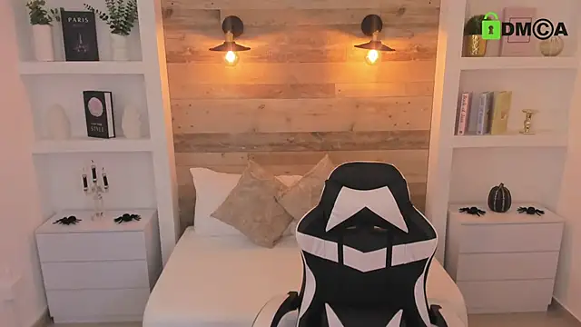 candy summer28 online show from October 27, 2025, 7:26 pm