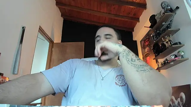 kingbear777 online show from April 15, 2026, 10:21 pm