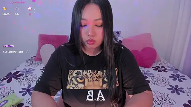 Snapshot of _Arianna08_ chatting on November 14, 2025, 4:05 am Arianna08 online show from November 14, 2025, 4:05 am