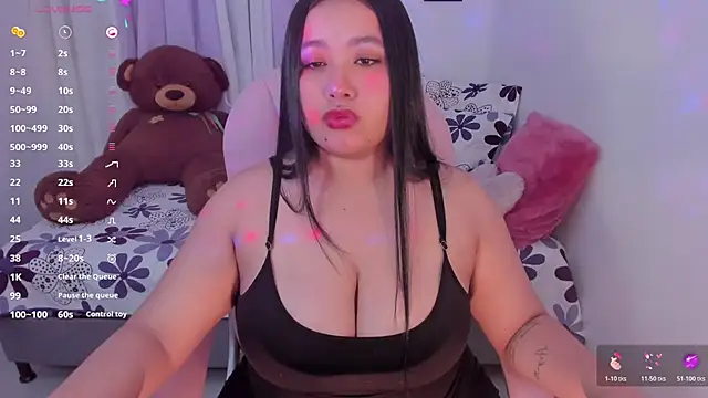 Snapshot of _Arianna08_ chatting on November 10, 2025, 3:33 am Arianna08 online show from November 10, 2025, 3:33 am