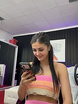 Snapshot of SophiaVilner chatting on April 26, 2026, 5:43 pm SophiaVilner online show from April 26, 2026, 5:43 pm