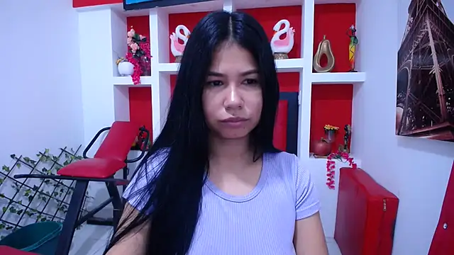 Letty Plugxo online show from October 28, 2025, 12:15 pm